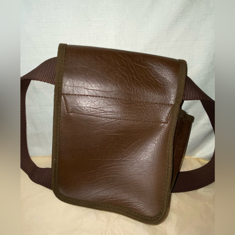 Bob Allen pouch bag